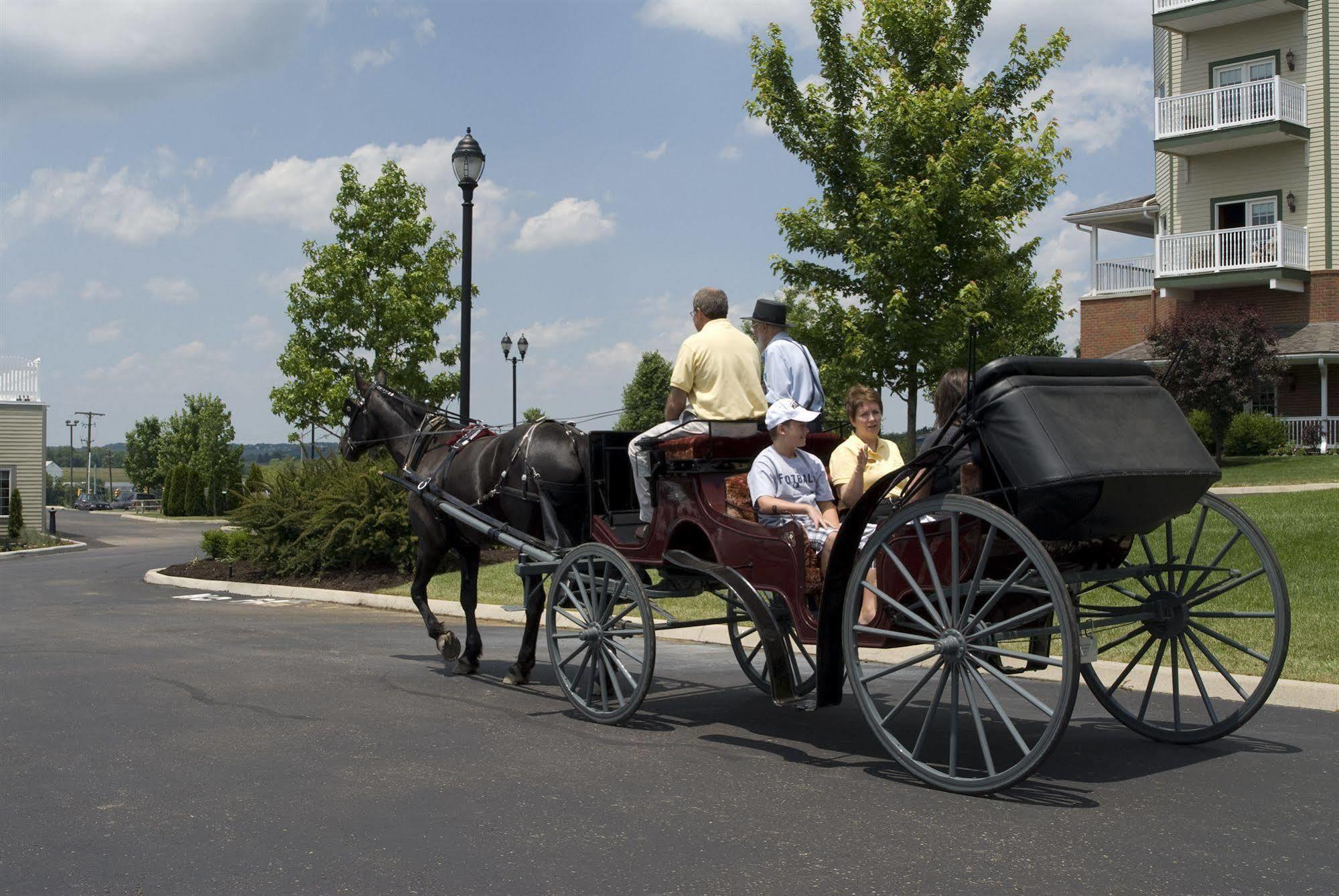 Carlisle Inn Sugarcreek Exterior photo